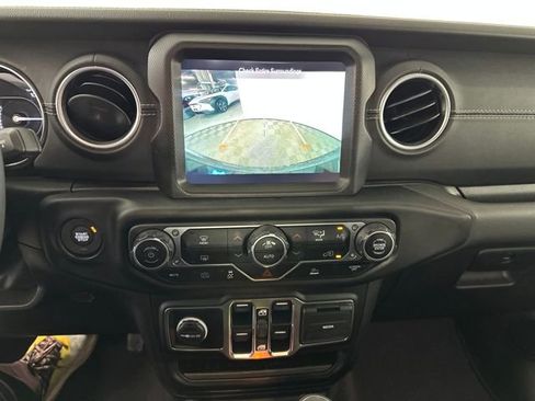 Used 2023 Jeep Wrangler Unlimited Sahara image 21