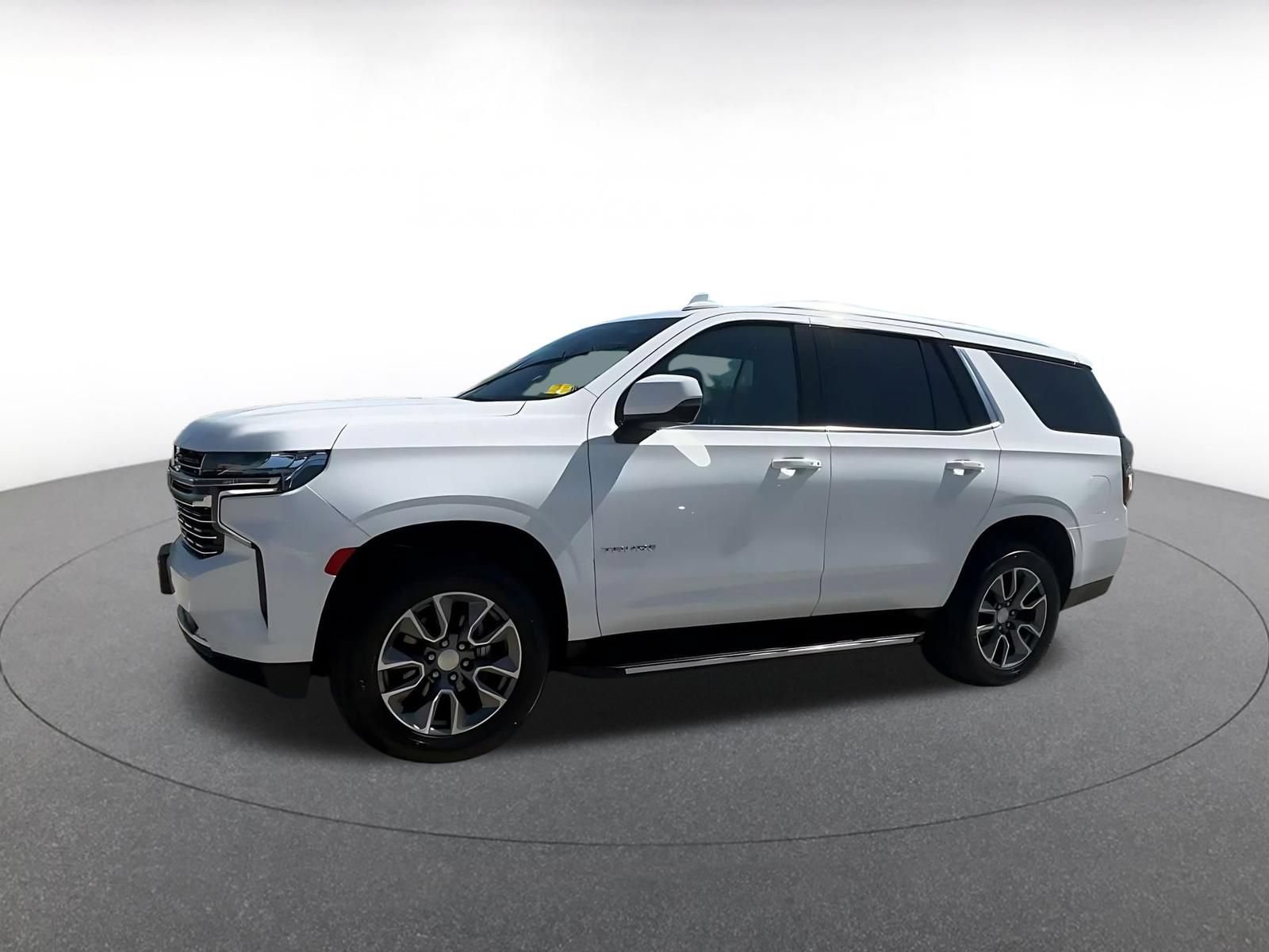 Used 2024 Chevrolet Tahoe LT w/ Luxury Package RWD image 7