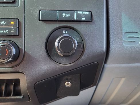 Used 2014 Ford F250 XL w/ Power Equipment Group RWD image 33