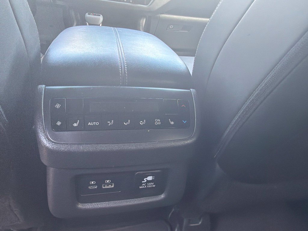 Used 2025 Nissan Pathfinder Platinum FWD image 12