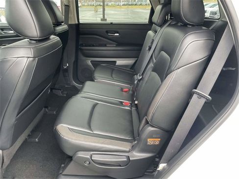 Used 2022 Nissan Pathfinder SL image 10