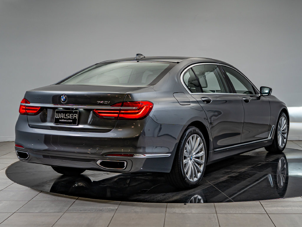 Used 2016 BMW 740i RWD image 5
