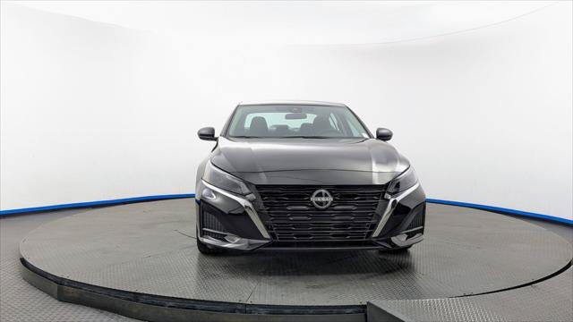 Used 2025 Nissan Altima 2.5 SV FWD image 12