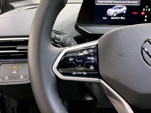 New 2026 Volkswagen ID.4 Pro image 17