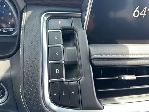 Used 2023 Chevrolet Tahoe Premier w/ Premium Package 2 AWD/4WD image 25