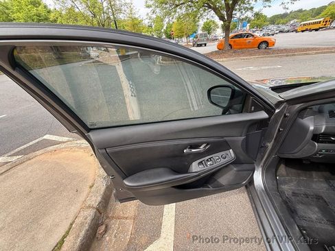 Used 2021 Nissan Sentra SV image 16