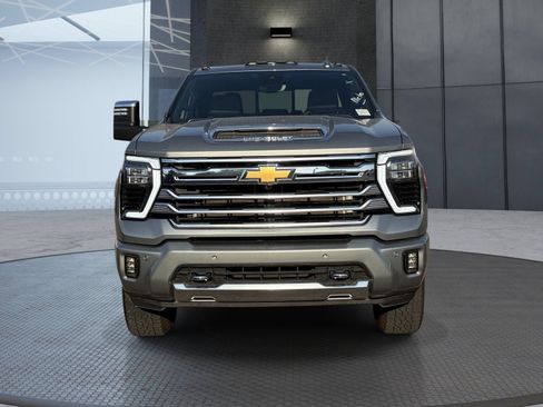Used 2025 Chevrolet Silverado 2500 High Country w/ High Country Premium Package AWD/4WD image 9