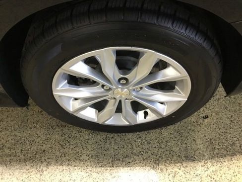 Used 2023 Chevrolet Malibu LT FWD image 13