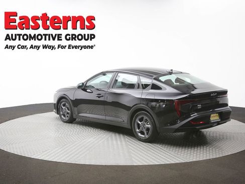 Used 2025 Kia K4 LXS image 63