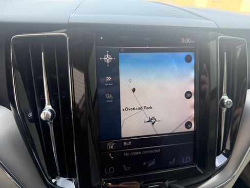 Used 2018 Volvo XC60 T5 Momentum w/ Convenience Package AWD/4WD image 19