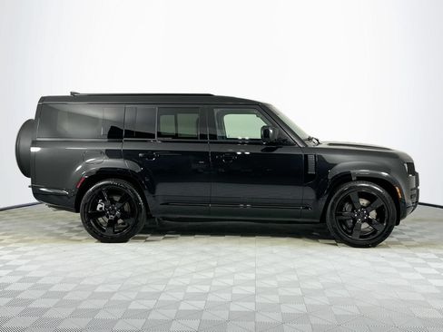Used 2026 Land Rover Defender 130 X-Dynamic SE AWD/4WD image 4