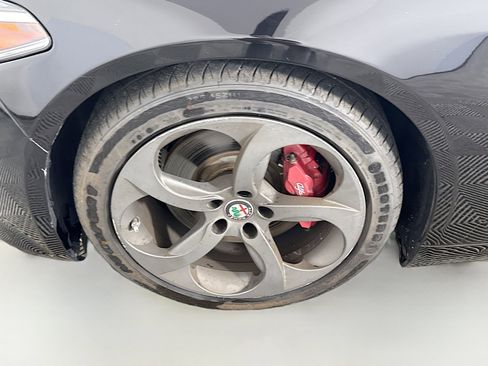 Used 2019 Alfa Romeo Giulia w/ Quick Order Package 22K Sport image 38