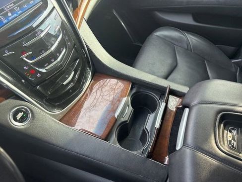 Used 2019 Cadillac Escalade ESV Luxury image 26