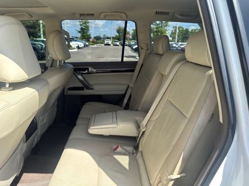 Used 2016 Lexus GX 460 w/ Premium Package AWD/4WD image 14