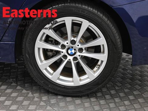 Used 2017 BMW 320i xDrive Sedan AWD/4WD image 33
