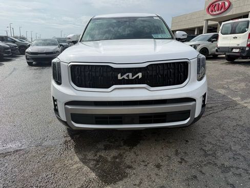 Certified 2023 Kia Telluride LX image 2