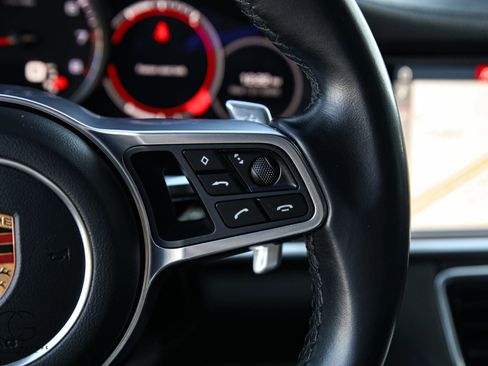Used 2018 Porsche Panamera 4S image 41