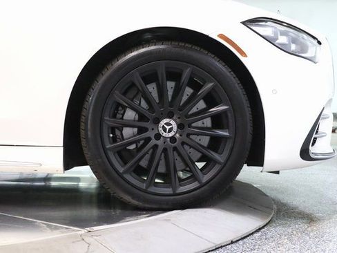 Used 2023 Mercedes-Benz S 580 4MATIC Sedan w/ AMG Line image 18