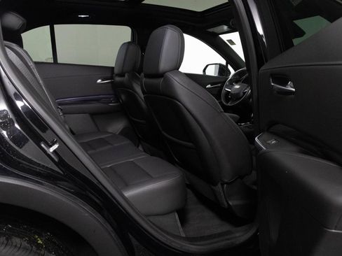 Used 2023 Cadillac XT4 Luxury w/ Cold Weather Package image 39