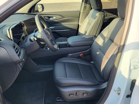 New 2026 Chevrolet Traverse LT image 15