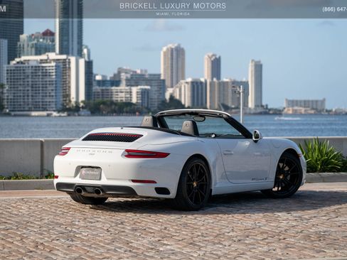 Used 2017 Porsche 911 Carrera S RWD image 18