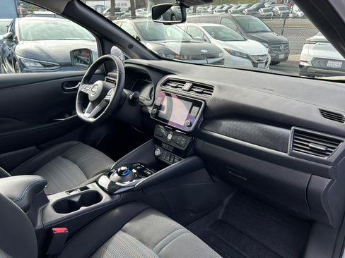 Used 2024 Nissan Leaf SV Plus image 34