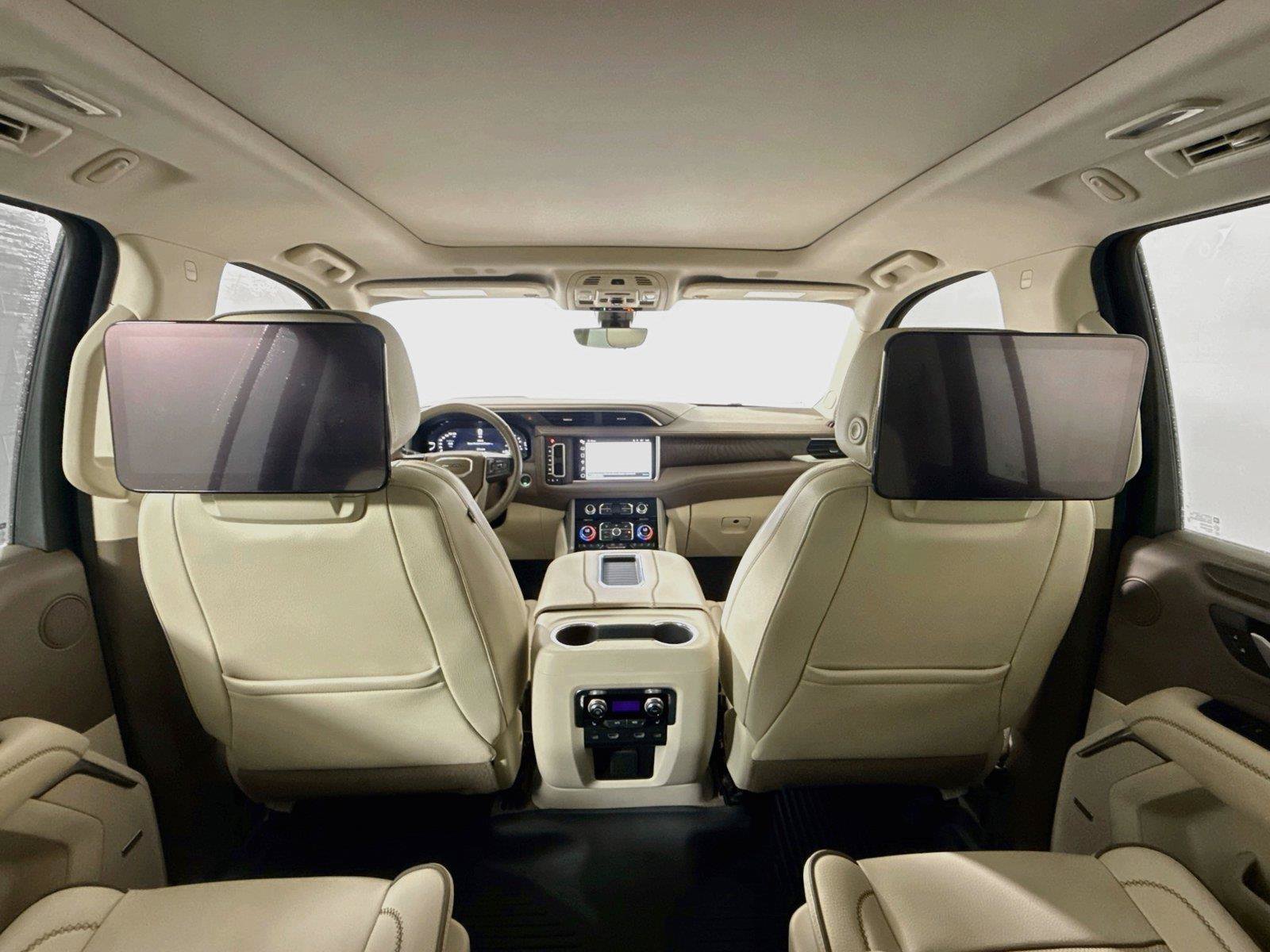 Used 2022 GMC Yukon XL Denali w/ Denali Ultimate Package AWD/4WD image 29