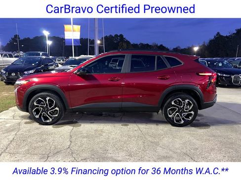 Used 2024 Chevrolet Trax RS w/ Sunroof Package image 3