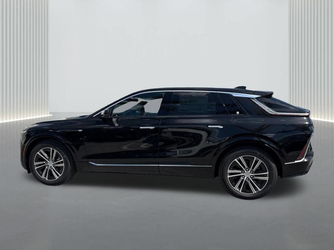 New 2026 Cadillac Lyriq Luxury RWD image 8