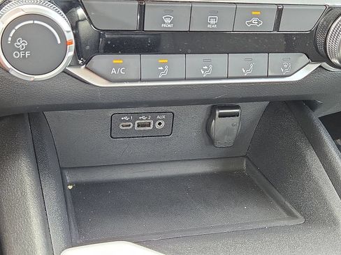 Used 2025 Nissan Altima 2.5 SV FWD image 28