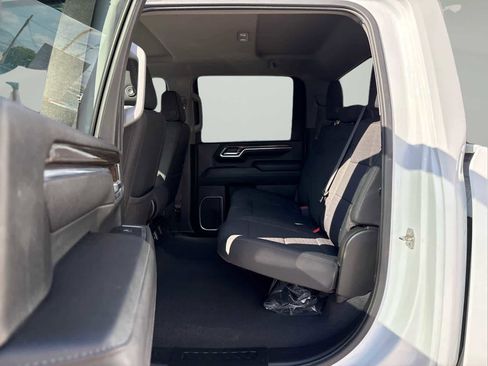 Used 2024 Chevrolet Silverado 2500 LT AWD/4WD image 13