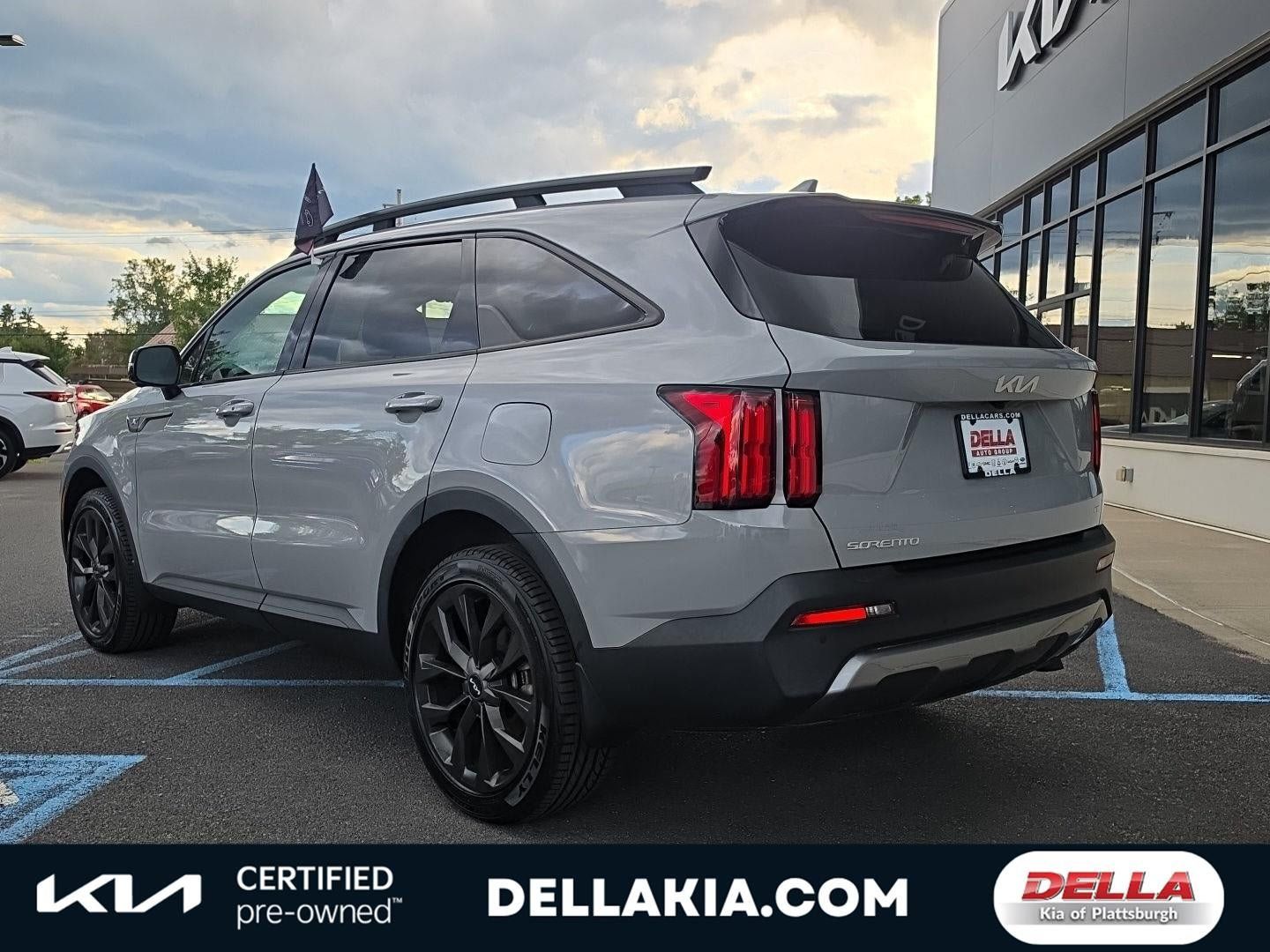 Certified 2023 Kia Sorento SX Prestige AWD/4WD image 3