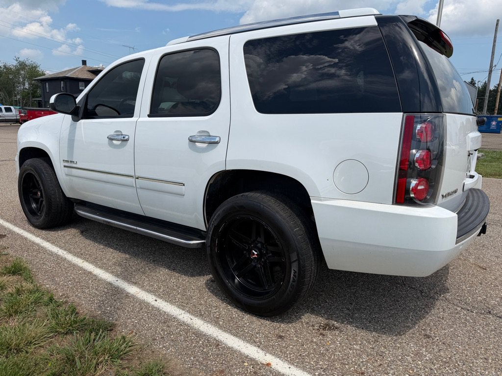 Used 2014 GMC Yukon Denali AWD/4WD image 7