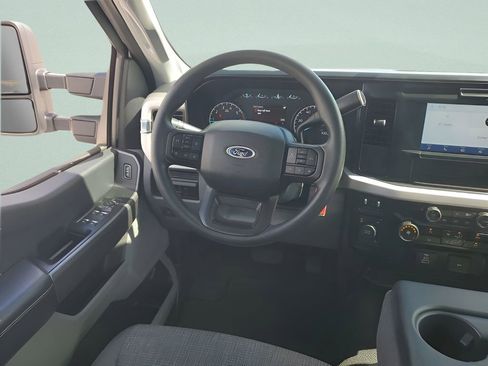 Used 2025 Ford F250 XLT image 17