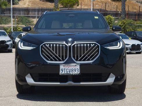 Used 2025 BMW X3 xDrive30i w/ Premium Package AWD/4WD image 3
