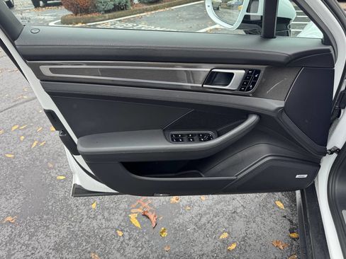 Used 2018 Porsche Panamera Turbo image 19