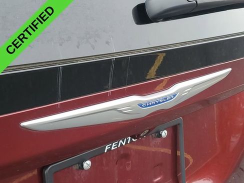 Used 2018 Chrysler Pacifica Touring-L Plus image 30