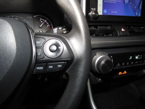 Used 2024 Toyota RAV4 LE AWD/4WD image 6