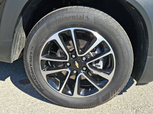 Certified 2024 Chevrolet TrailBlazer LT w/ LT Cold Weather Package AWD/4WD image 8