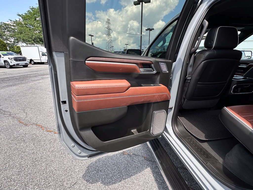 Certified 2025 GMC Sierra 1500 Denali Ultimate AWD/4WD image 27