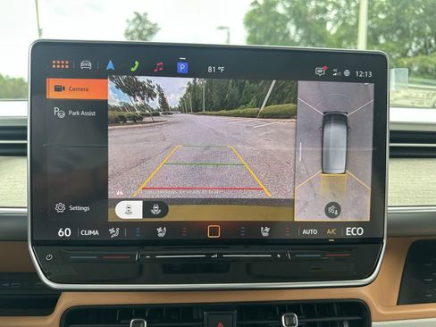 New 2025 Volkswagen ID. Buzz 1st Edition image 17