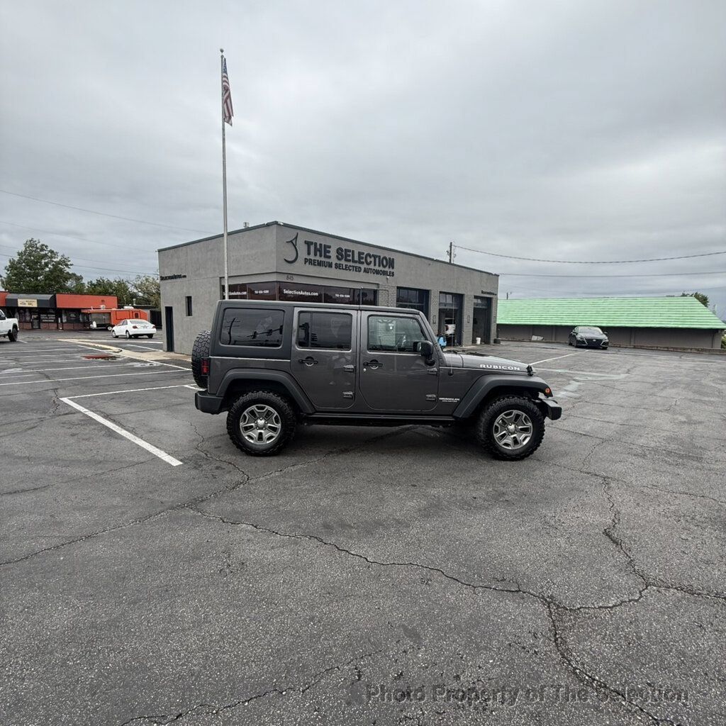 Used 2016 Jeep Wrangler Unlimited Rubicon w/ Connectivity Group AWD/4WD image 17