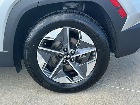 Used 2025 Hyundai Tucson SEL FWD image 17