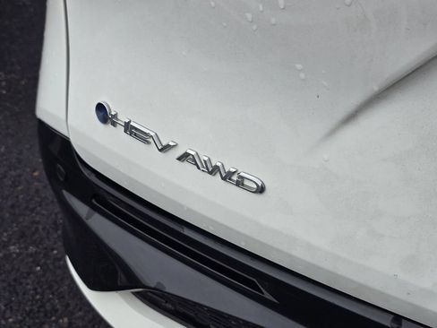 Used 2025 Toyota Sienna XSE AWD/4WD image 11