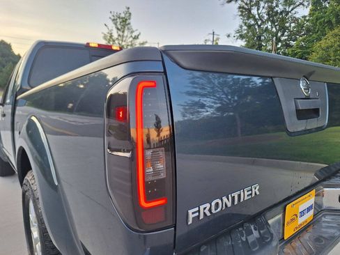 Used 2014 Nissan Frontier SV RWD image 22