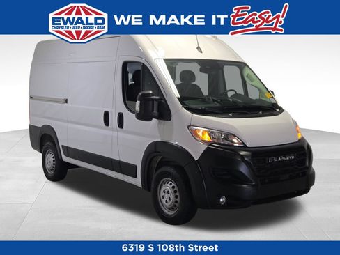 Used 2025 RAM ProMaster 2500 w/ Safety Group FWD image 1