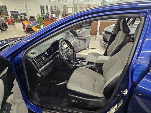 Used 2015 Toyota Camry SE FWD image 8