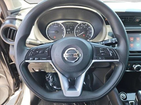 Used 2021 Nissan Kicks S FWD image 13