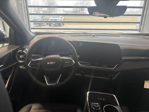 New 2026 Chevrolet Equinox LT w/ Convenience Package II image 11