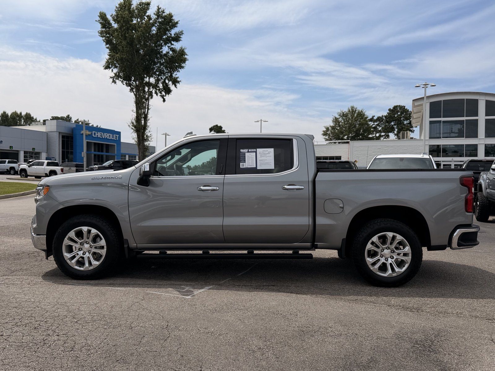 Used 2024 Chevrolet Silverado 1500 LTZ w/ LTZ Premium Package RWD image 9